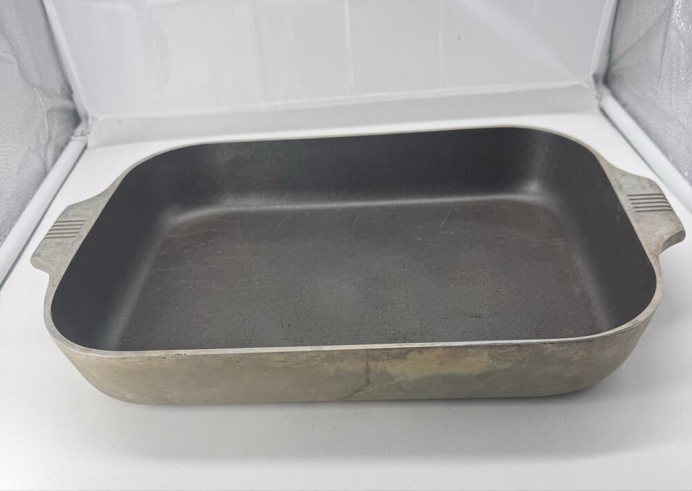 Vintage Magnalite GHC 15 1/2 x 9 3/4 x 2 inches roaster bake pan